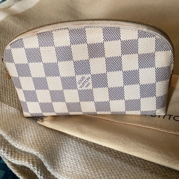 Louis Vuitton Cosmetic pouch - Picture 2 of 12